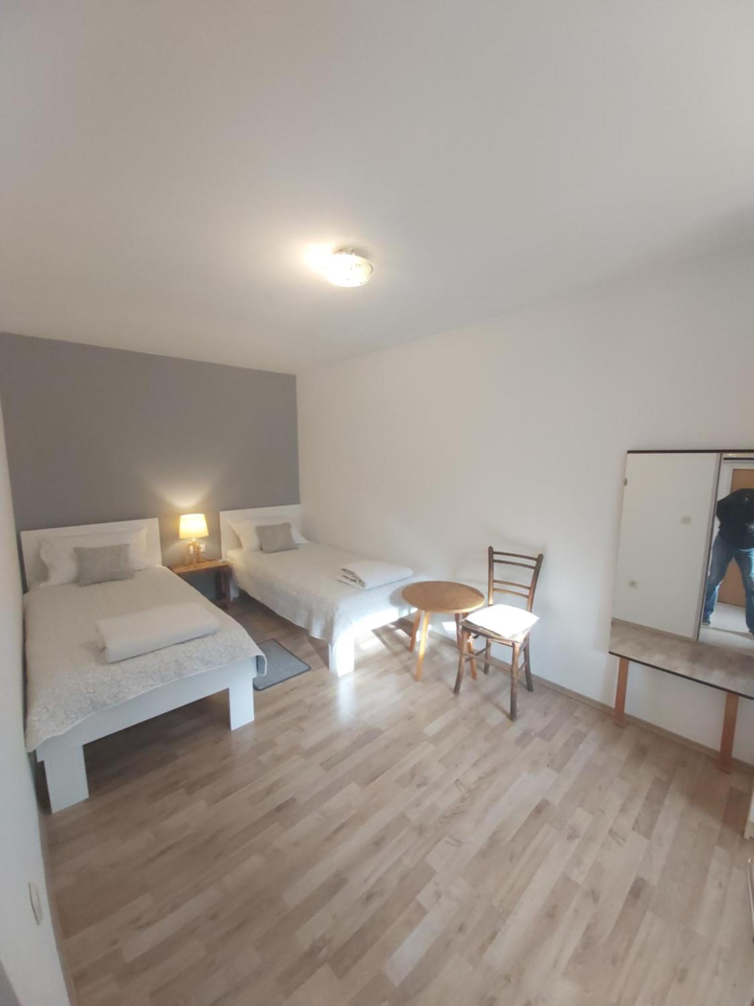 Apartman Luce With Shared Pool Zara Esterno foto