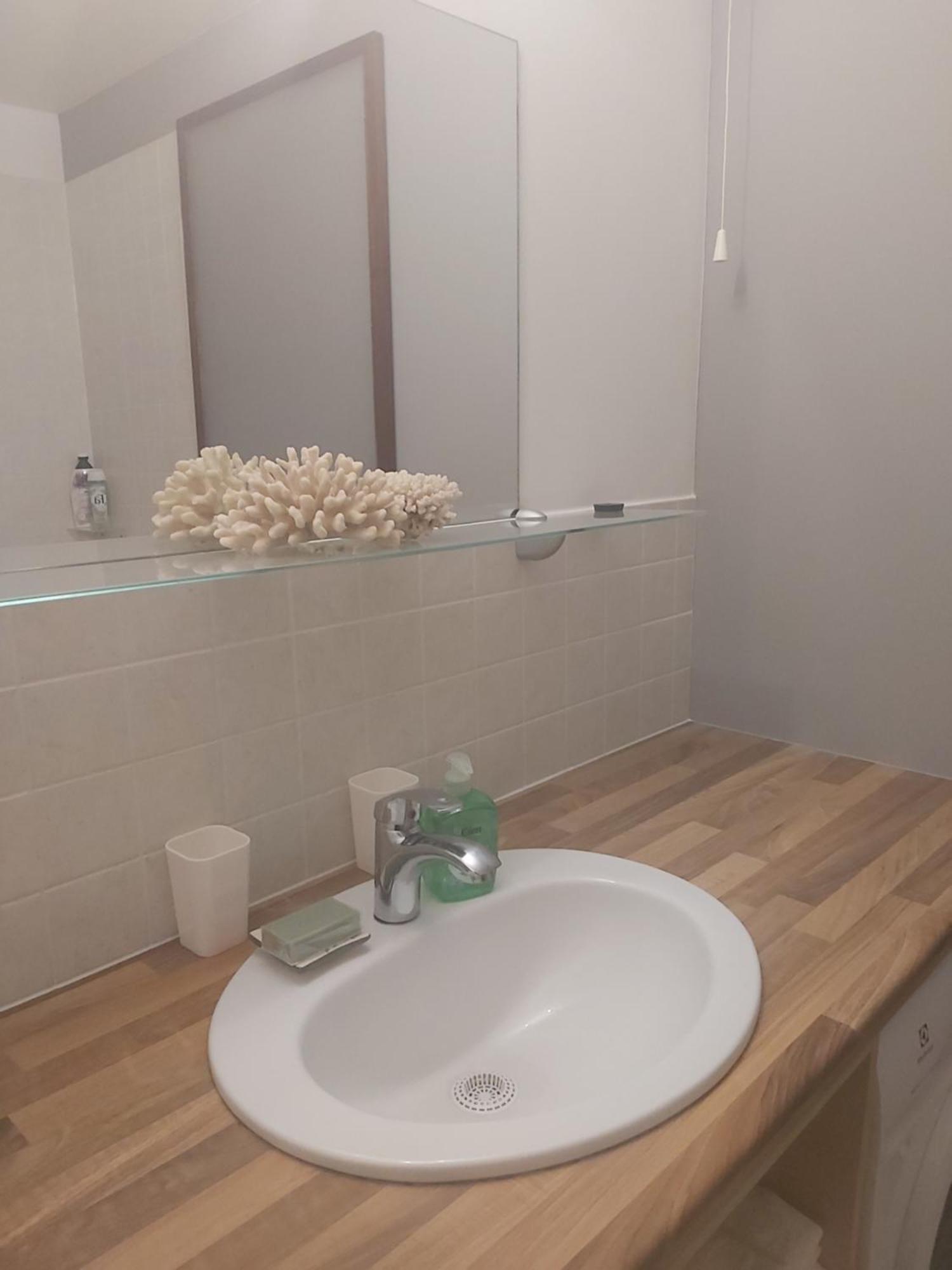 Apartman Luce With Shared Pool Zara Esterno foto