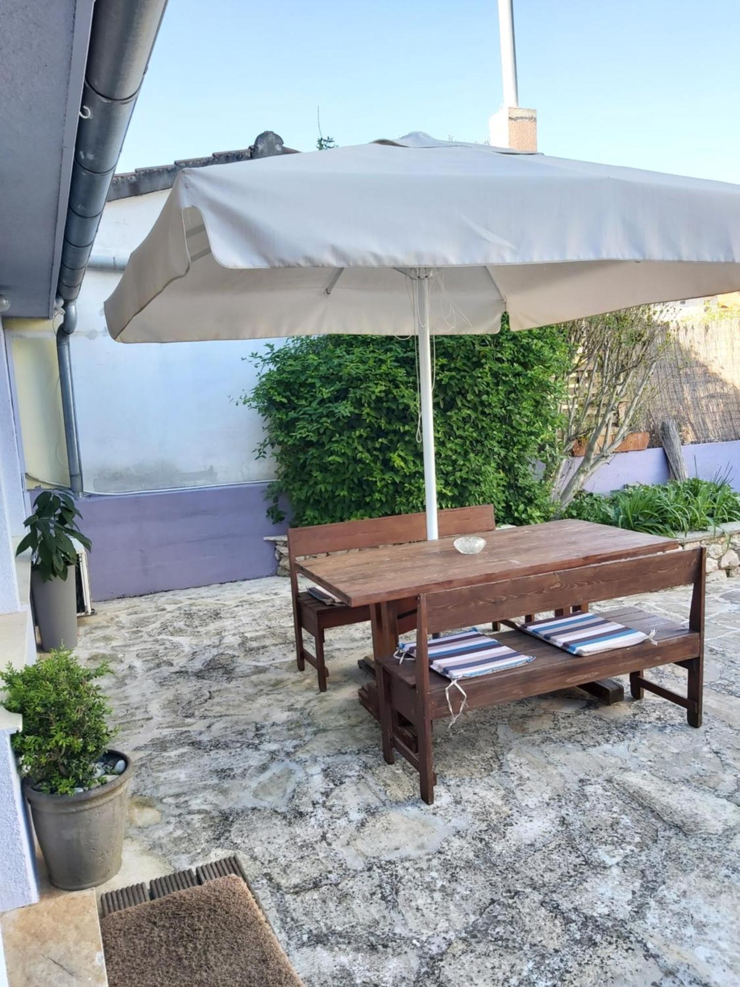 Apartman Luce With Shared Pool Zara Esterno foto