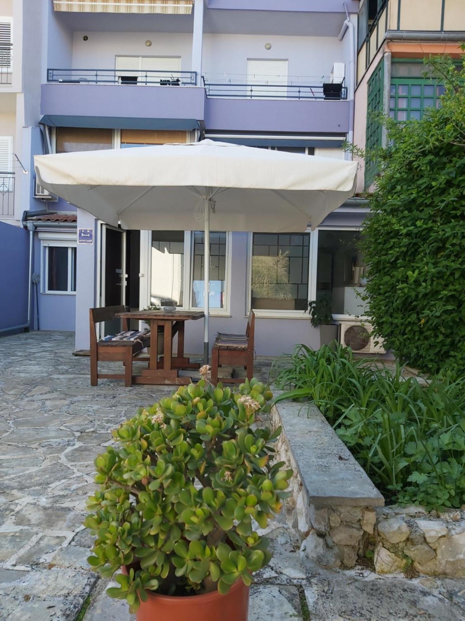 Apartman Luce With Shared Pool Zara Esterno foto